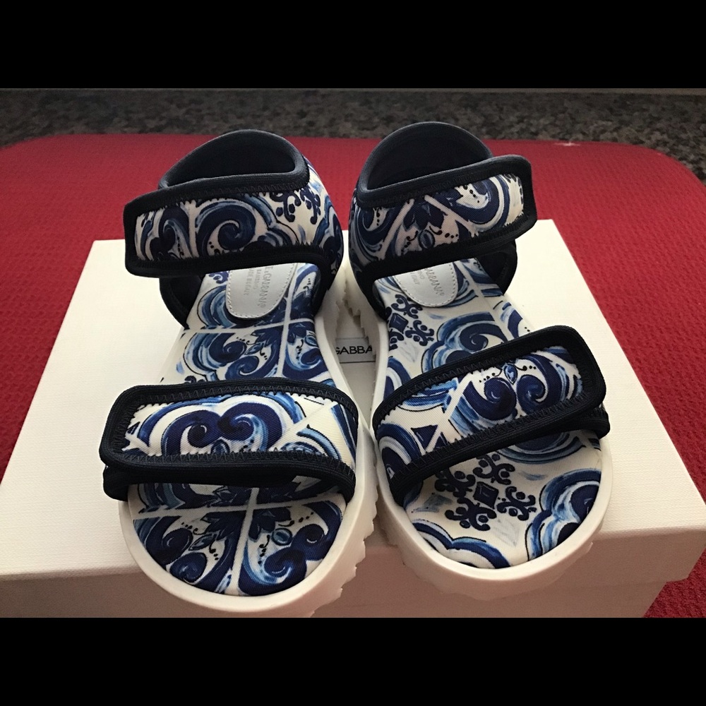 Dolce & Gabbanna toddler sandals size 26 (9)